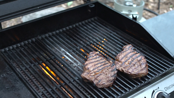 Grilling Steak (7 Of 9)