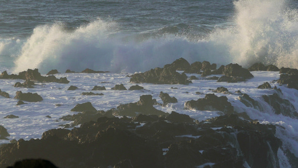 Waves Atlantic Ocean Breaking onto Rocks alt