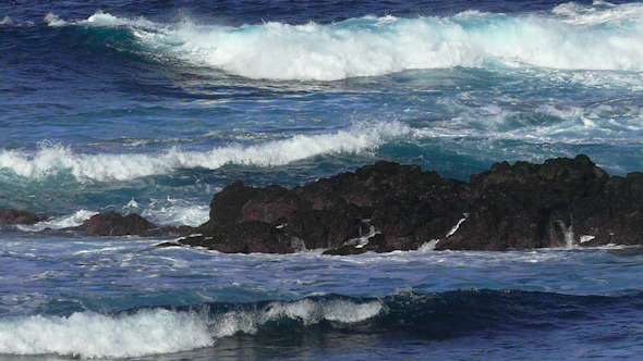 Waves Atlantic Ocean Breaking onto Rocks