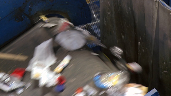 Recycling Trash On A Conveyor Belt (1 Of 9)