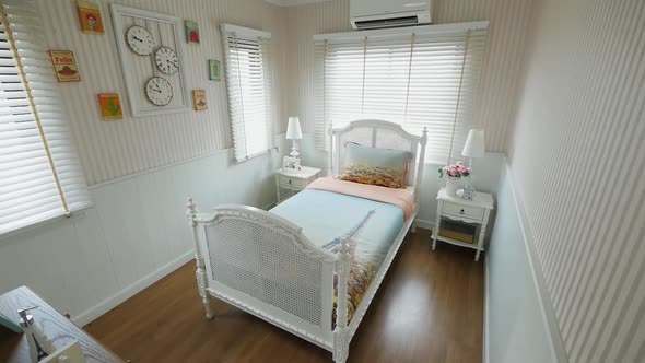 Vintage Bedroom Decoration With Single Bed