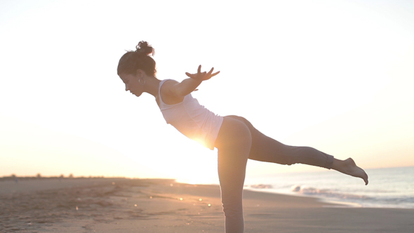 Yoga Beach Sunrise Peaceful Energy Healthy Lifestyle 14