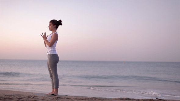Yoga Girl Beach Sunrise Helathy Lifestyle 2