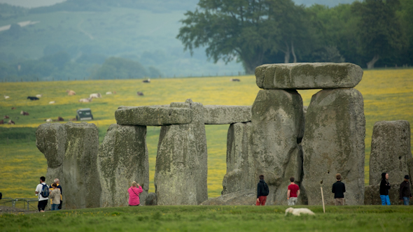 Stone Henge England Tourism Monolith Stones 4 alt