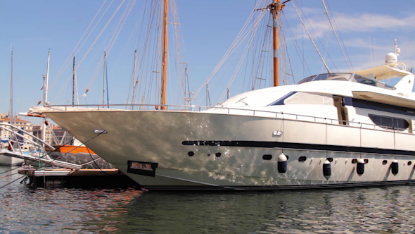 Super Boat Sailing Luxury 1