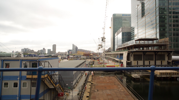 Train Canary Wharf In London, Docklands Light Railway 5 alt