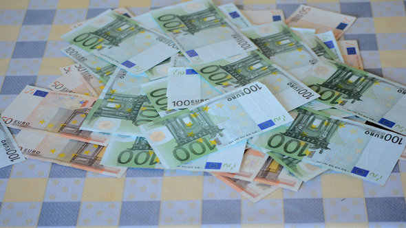Euro Bills Make it Rain