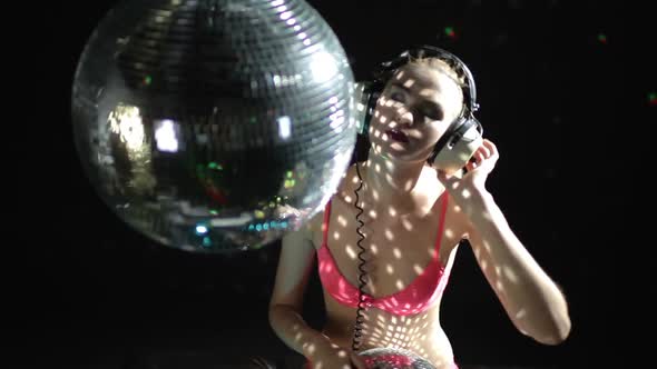 Sexy Gogo Dancer Dancing Disco 7 alt