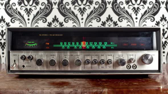 Vintage Radio Dial Retro Wallpaper 3 alt