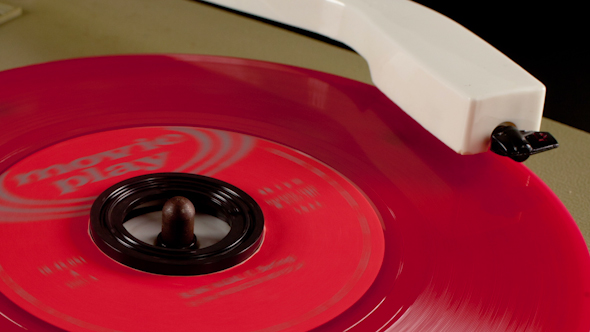 Portable Vintage Record Player 14 alt