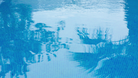 Swimming Pool Holidays alt