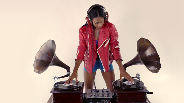 Stylish Female Dj Vintage Gramophones 1 alt