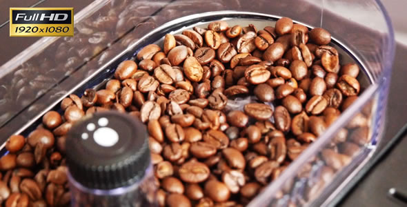 Milling of Roasted Coffee Beans in Grinder