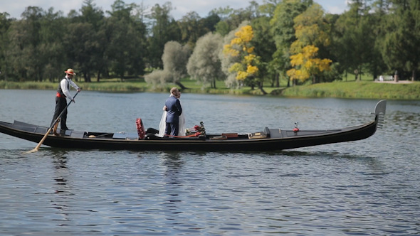 Wedding Couple Floating on a Gondola 02