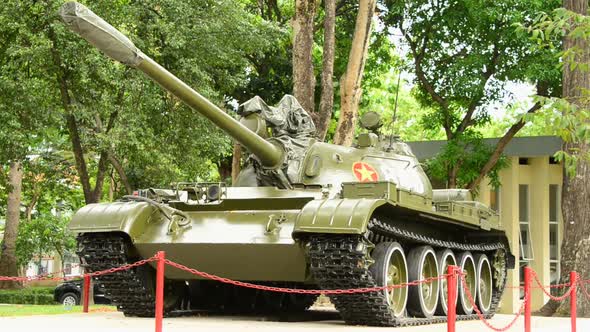 Tank At The Independence Palace - Ho Chi Minh City alt