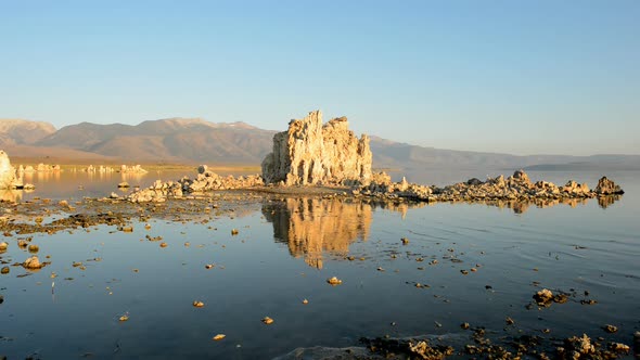 Tufa Formation On Scenic Mono Lake California 11