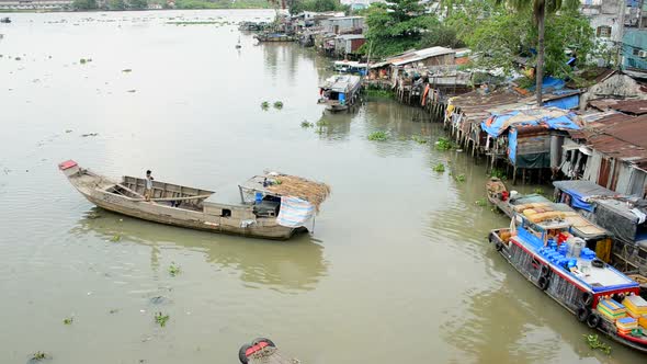 House Boats And Shacks On The Saigon River - Ho Chi Minh City (Saigon) 1 alt
