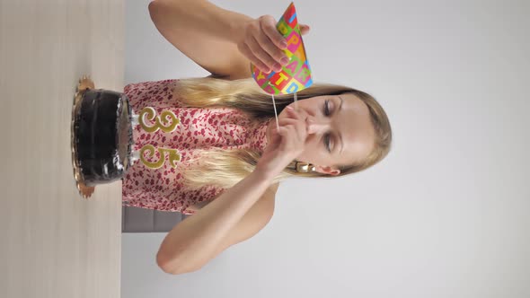 Girl Celebrates Birthday Alone During Quarantine