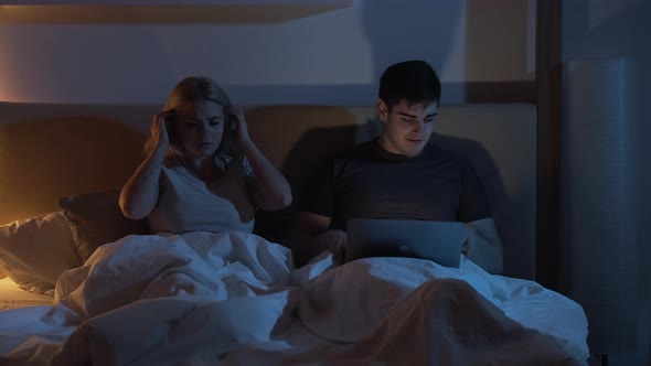 Couple Quarrel Night Conflict Woman Husband Bed