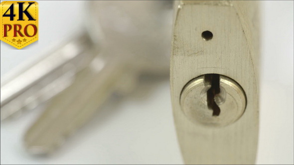 Closer Look of the Padlock Key 