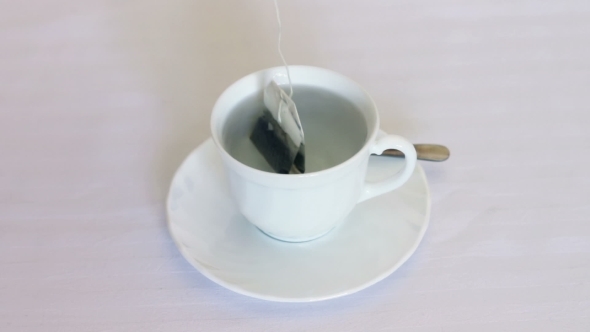 To Make a Tee In The Cup