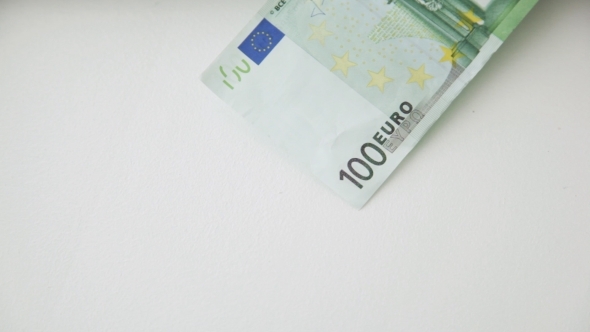 100 Euro Paper Money Bank Notes