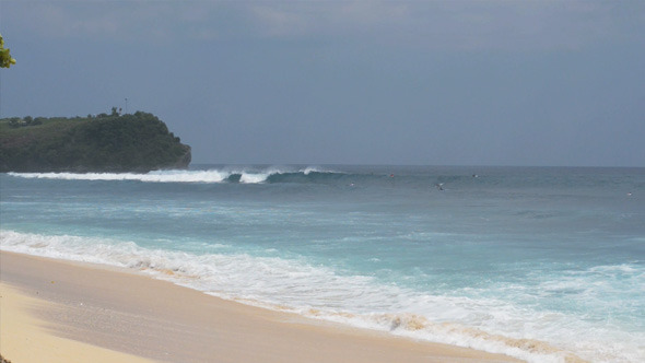 Big Waves in Surfer's Beach