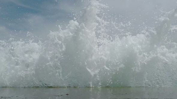 Waves Breaking on the Breakwater