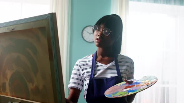 Black Woman Is Inspired To Paint