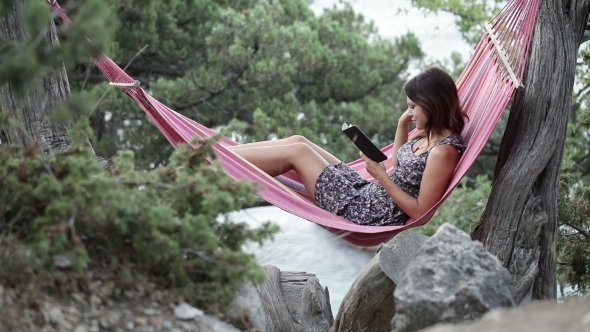 Girl In Hammock E-book Reading