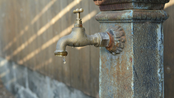 Dripping Tap Old Faucet Fountain