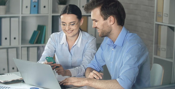 Colleagues Having Friendly Chat alt