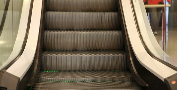 Escalator in Movement alt