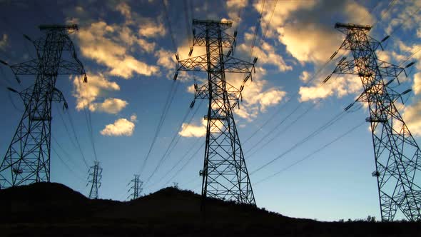 Silhouette Of Power Lines, Time Lapse alt