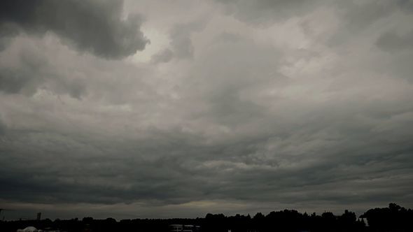 Dark Thunder Clouds (time-lapse)
