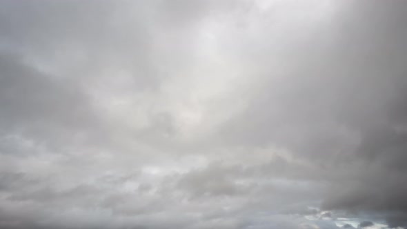 Timelapse of fluffy clouds alt