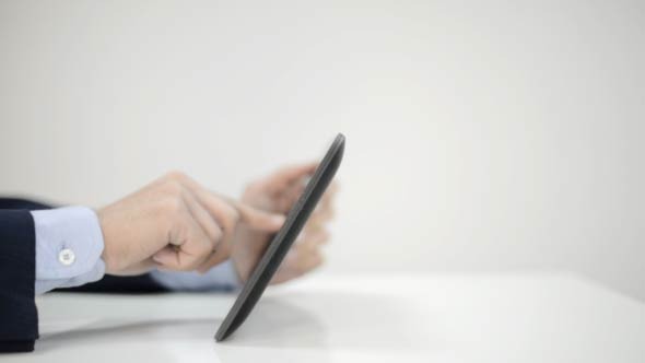 Analyze  Market Using Digital Tablet