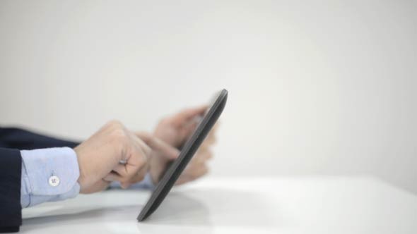 Analyze Business Market Using Digital Tablet