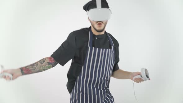 Chef Exploring and Having Fun in 360 VR Simulation