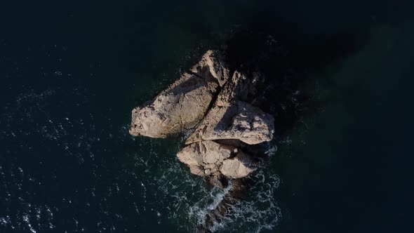 Drone İmage Moving By Rising Above the İsland