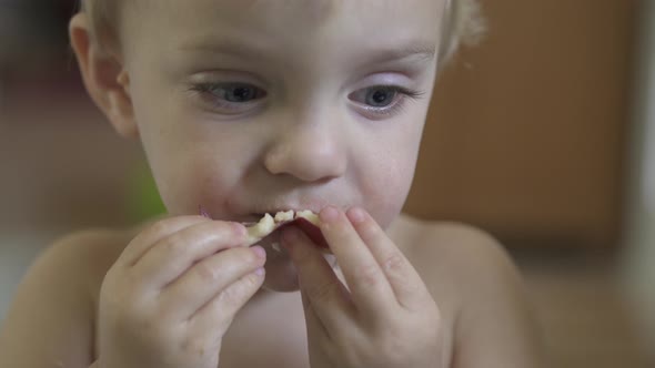 Scenes Of A Little Boy Eating (1 Of 9)