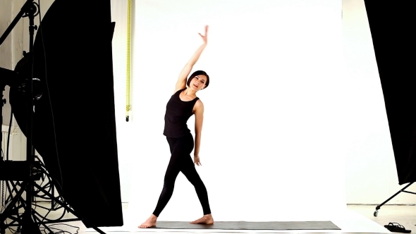 Young Woman Prepare For Dance In Studio