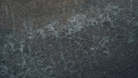 Rain Drops Splashing Slowly alt