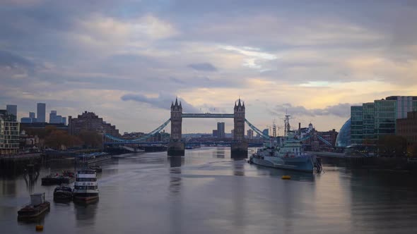 hyperlapse of Tower bridge London