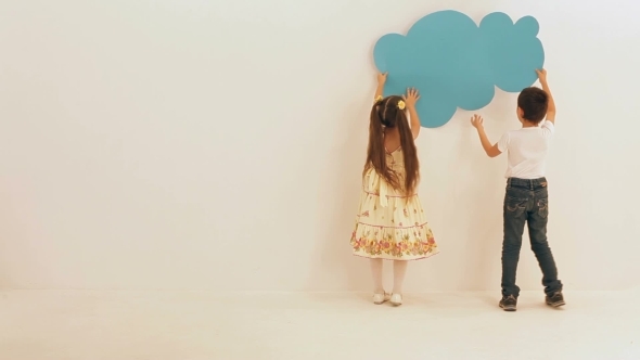 Decorating A Wall alt