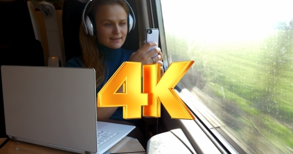 She Is Never Bored During The Trip alt