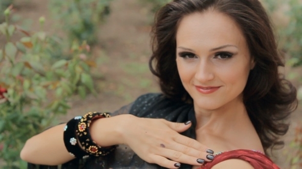 Beautiful Brunette Belly Dancer Nicely Moving Near alt