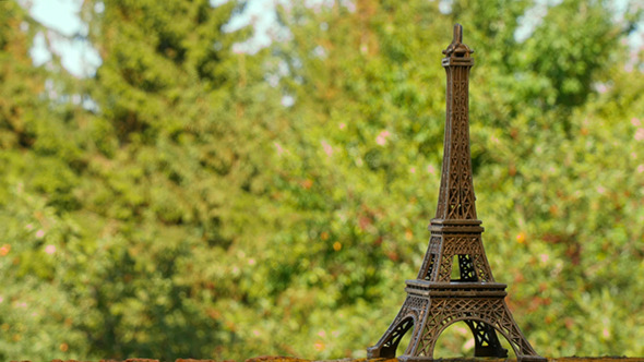 Eiffel Tower Souvenir Figure alt