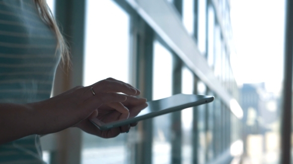 Using Tablet PC On The Way alt