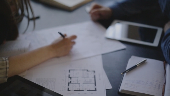 Architect Builder Woman And Her Male Client